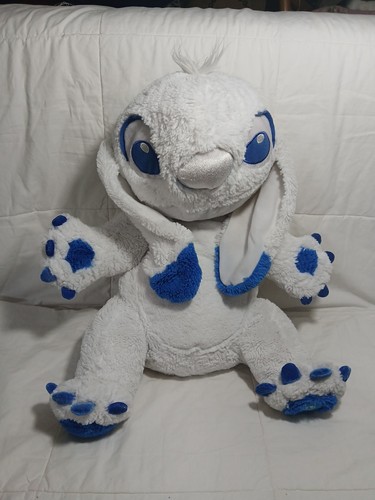 Disney store exclusive - store, 18"