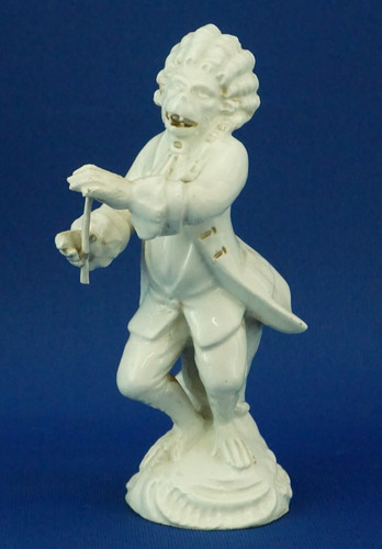 Scultura ceramica bianca