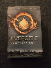 Divergent by Veronica Roth