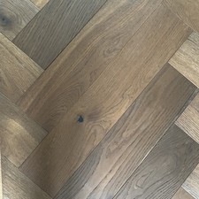 Braun Parquet Scuro Spina di