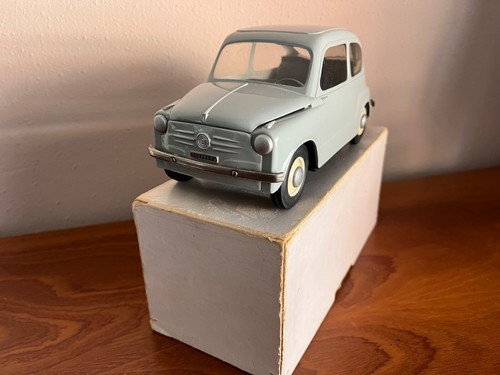 Fiat 600 rivarossi escala 13 - 600, 1/13