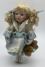 Bambola In Fine Porcellana Con Peluche Orsetto Vestito Celeste  Altezza 31 Cm