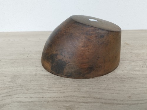 Chapelier modiste forme a - chapelier,