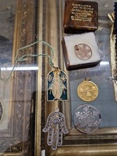 Lotto Bigiotteria 5 Ciondoli , 4 Spille 2 Anelli