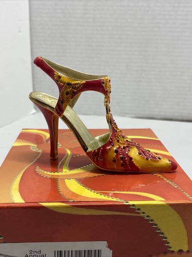 Scarpa just the right raine - the,