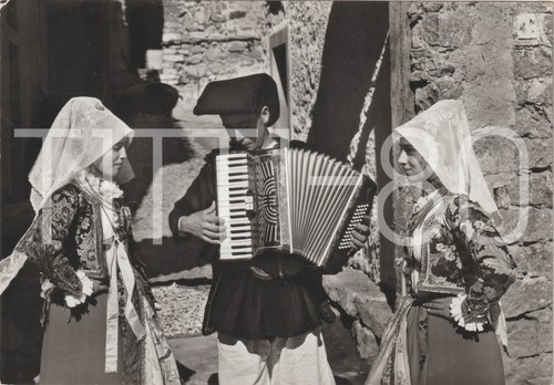 Sardegna costumi di ollolai - -,