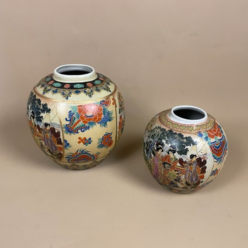 Set due vasi dipinti - , a