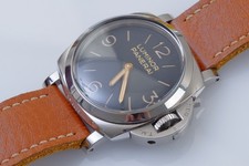 Panerai Luminor PAM372 Near
