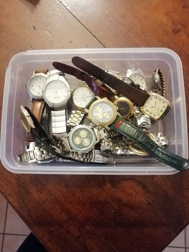 Scatola con orologi venduti - 14,