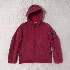 Giacca Bomber Stone Island Junior Nylon Metallo con Cappuccio Lampone Taglia 10 jr