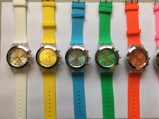 OROLOGIO IN GOMMA COLORATO CON