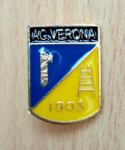 Distintivo hellas verona - verona, anni