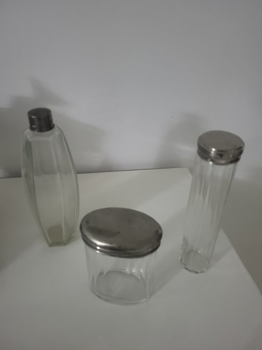 Vendo tre piccole bottiglie - , da