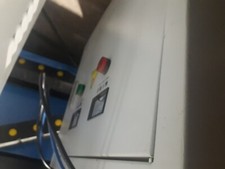 trasformatore 220v 380v  trasforma la tensione da 220 v a 380