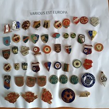 Lotto 52 distintivi metallici