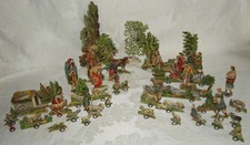 vecchio presepe di carta in