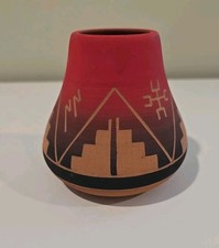 Vaso in argilla firmato