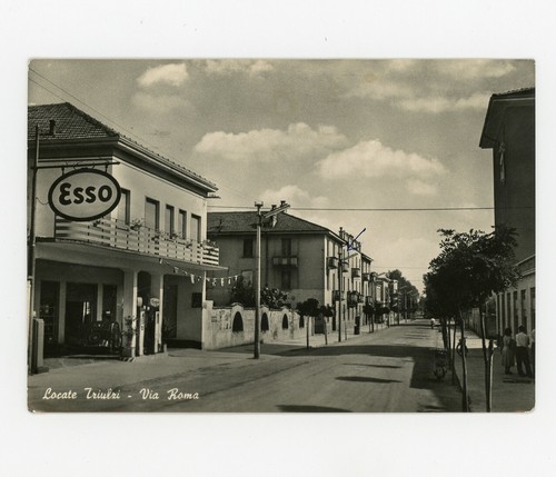 Locate triulzi esso - esso, benzinaio