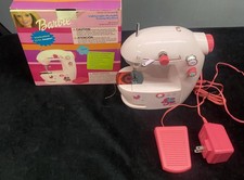Barbie macchina da cucire rosa