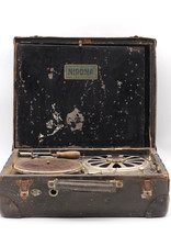 Antico grammofono a valigetta