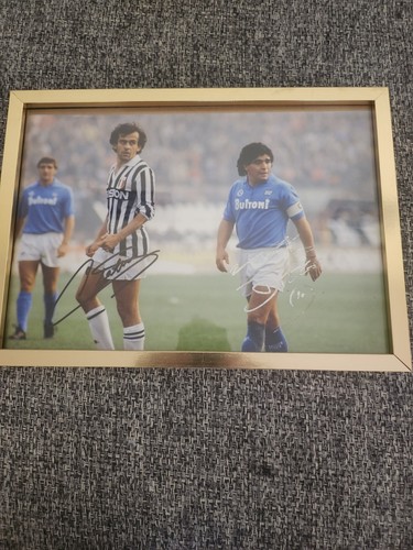 Foto autografa maradona - di,