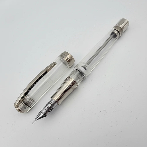 Penna stilografica media