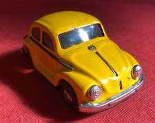 Modellino Auto VW VOLKSWAGEN MAGGIOLINO in latta Giallo ruote gomma