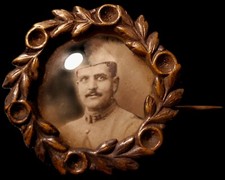 Antica spilla decorativa