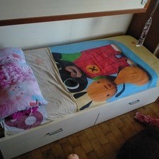 letto singolo con cassetti