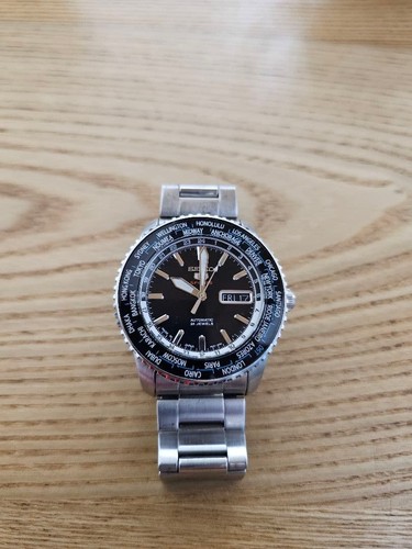 Automatic watch with gmt - with,