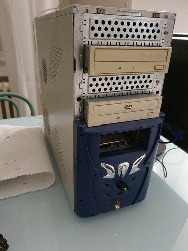 Tower assemblato con - tower,