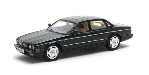 Jaguar xjr x300 - vert, british