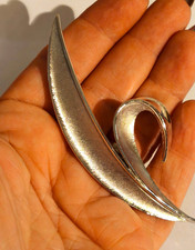 spilla vintage americana anni 60 a foglia firmata Trifari - vtg  brooch