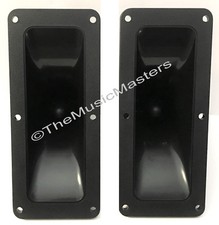 Una coppia di altoparlanti a