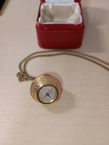 Collana con ciondolo - , in