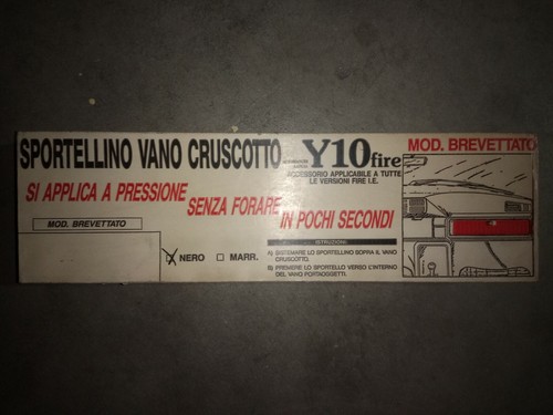 Sportello portaoggetti