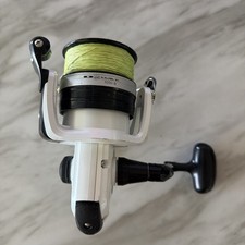 Daiwa D WAVE 5000B Reel Right