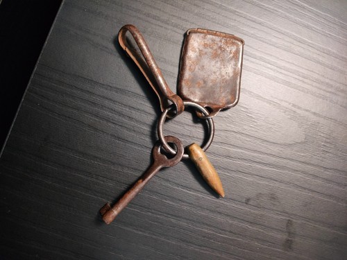 Portachiavi trench art - portachiavi,
