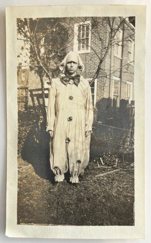 Foto seppia vintage giovane - -,