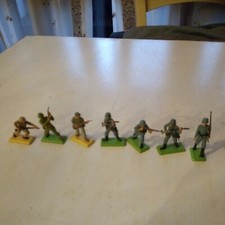 Lotto 7 soldatini misti