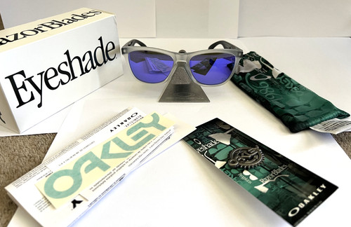 New oakley frogskins - new,
