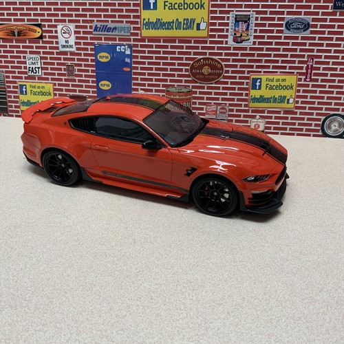 2021 ford mustang - 1/18,