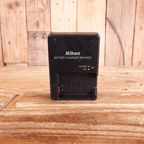 Used nikon us 2 pin - used,