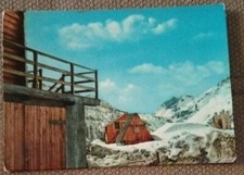 paesaggio di montagna baita