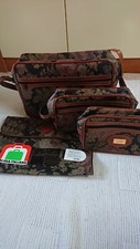 I SANTI Faux Leather Travel