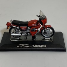 Modellino Moto Guzzi V 65 SP in scala 1:24 con basetta
