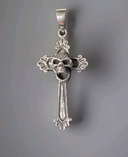Collana con ciondolo croce