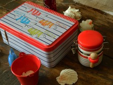 Scatola in metallo e accessori