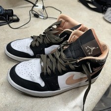 Nike Air Jordan 1 Retro Mid SE