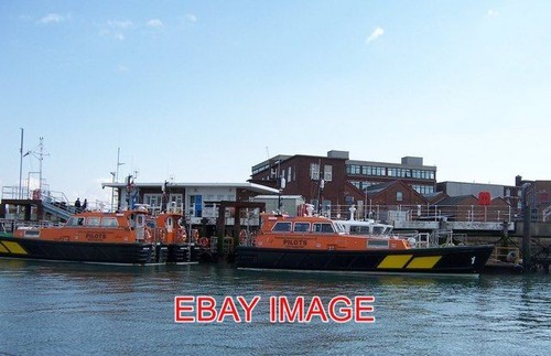 Photo pilot boats gosport - photo,